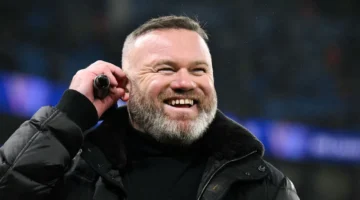 أزمة صحية مفاجئة.. واين روني يطلب جهازا طبيا خاصا بسبب فقدان السمع